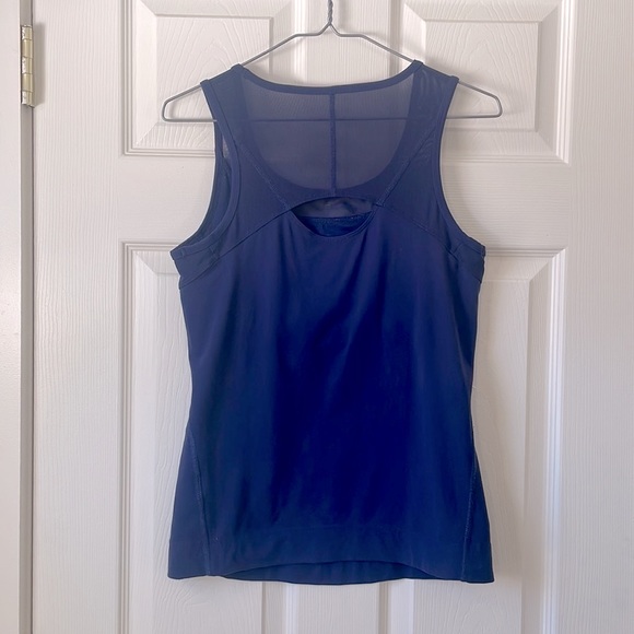 💙Women’s Tuff Athletics workout tank top. - Picture 2 of 8